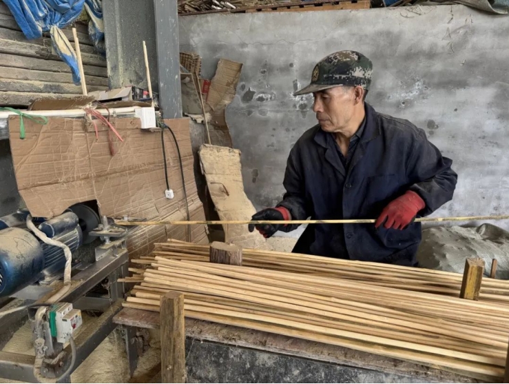 苍溪县东溪镇 引企入村，竹制品加工为乡村振兴注入新活力
